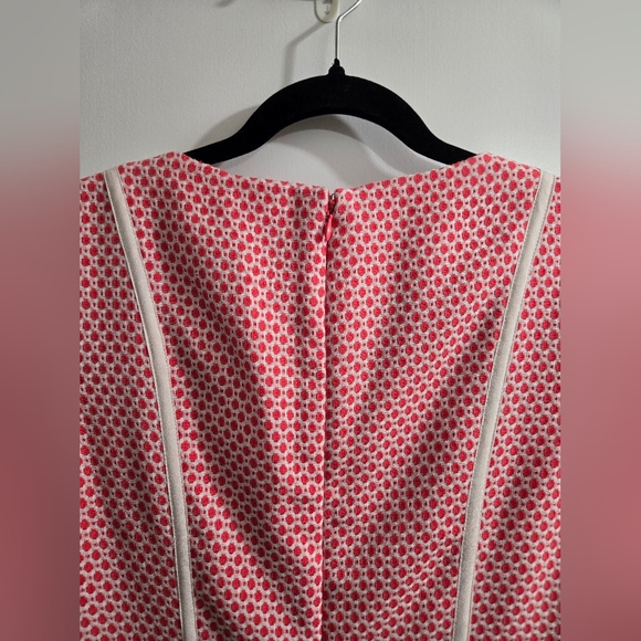 Adrianna Papell Guava Dot w/Contrast Ivory Piping U-Neck Texture Knit Dress - Picture 9 of 10